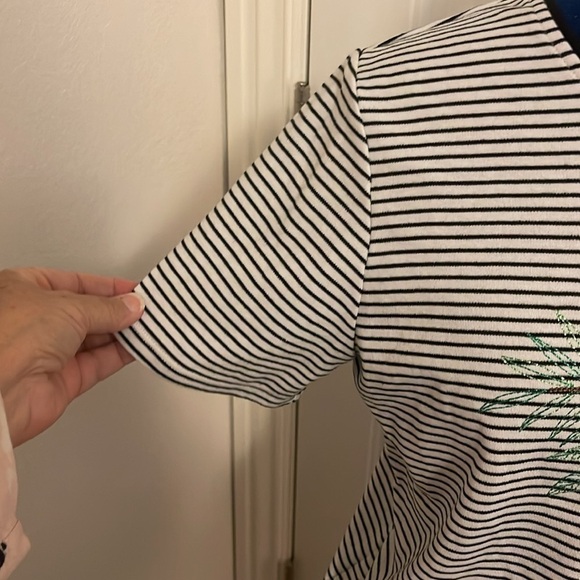 Alfred‎ Dunner women’s size M shirt S/S white black stripes parrot embroidery - Picture 3 of 7